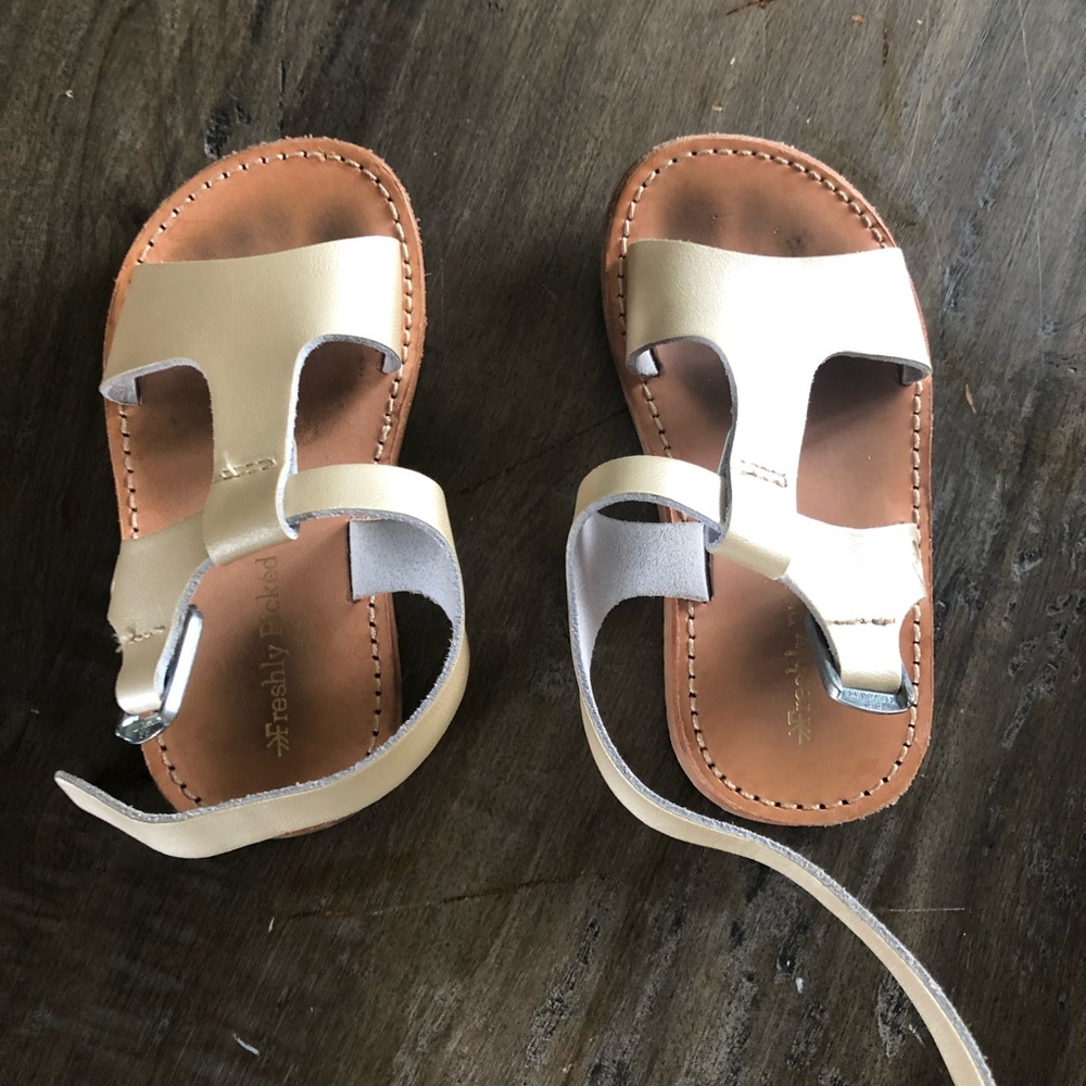 Freshly picked sandals. Size 5. Platinum color